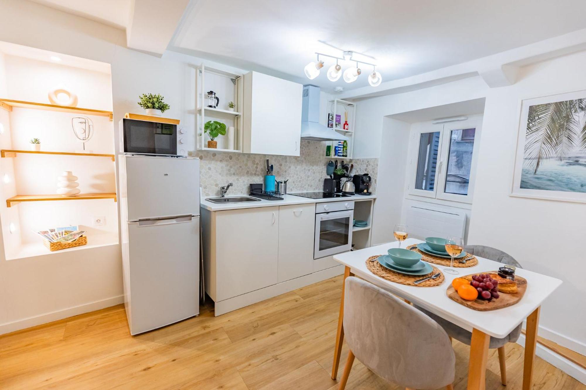 Studio Cozy Centre Avec Parking Грас Екстериор снимка